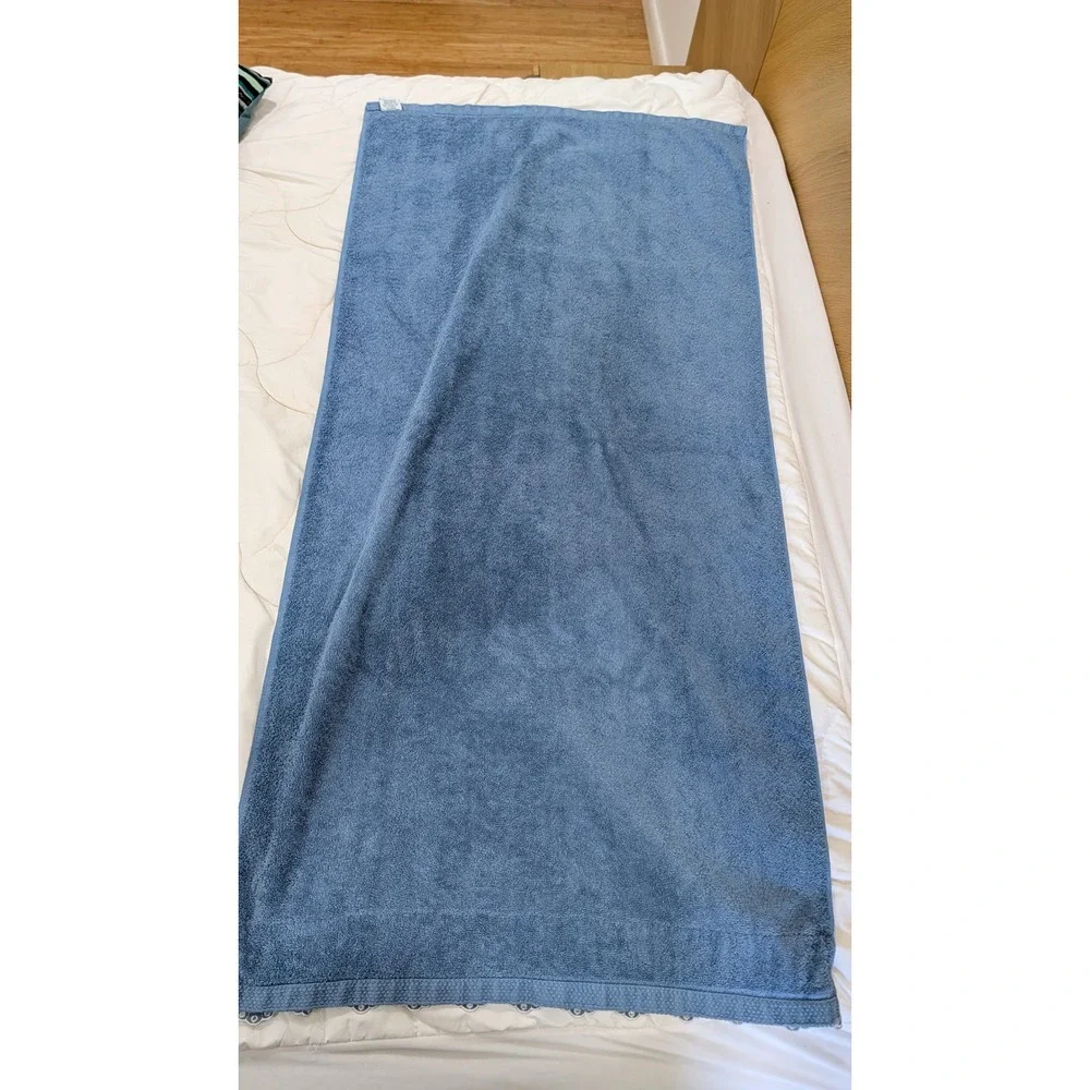 Laura Ashley For Avanti Blue Bath Towel White Eyelet Lace Trim Vintage Decor